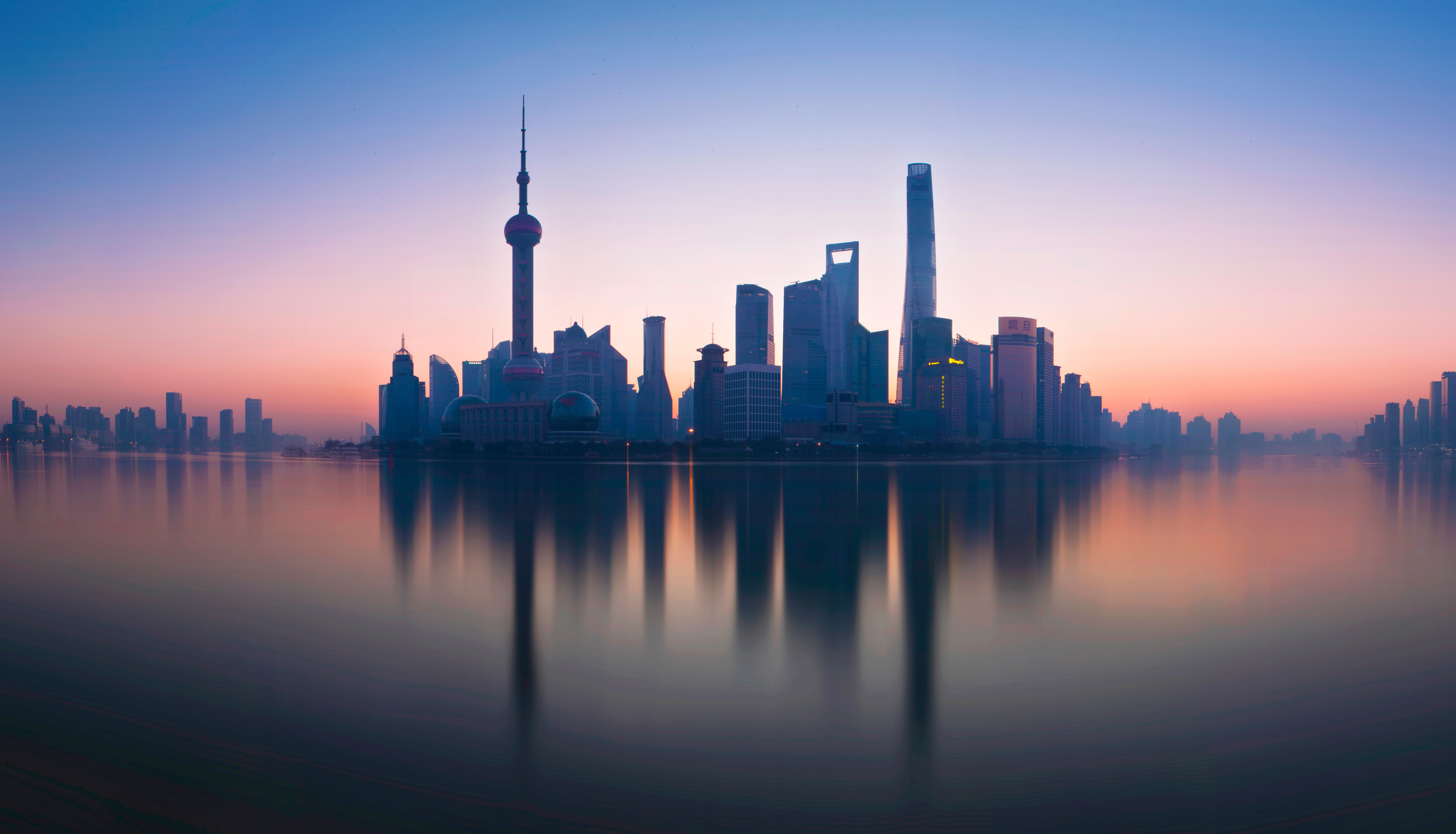 iSpiderMedia Digital Marketing Agency for China our vission background image of Shanghai Bund view in the morning
